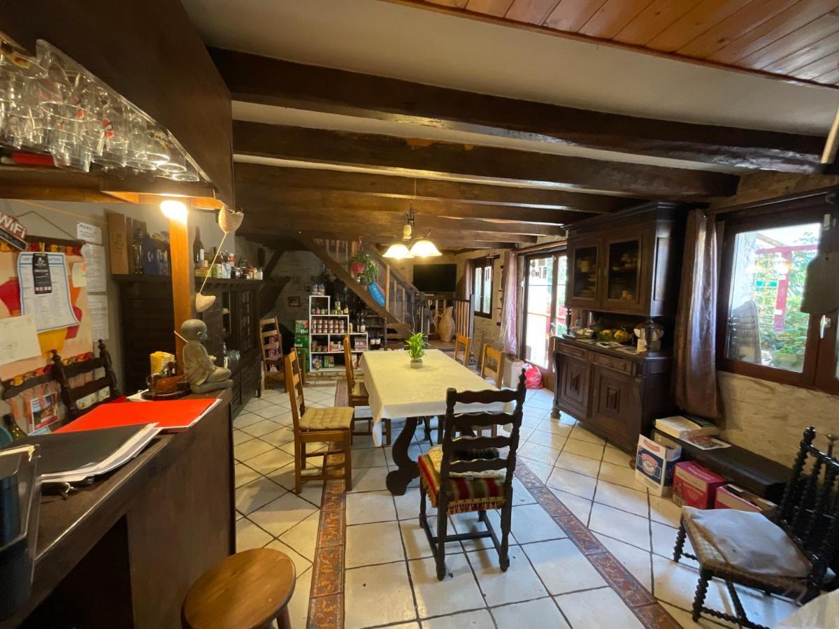 Chambres, Table D'Hotes Et Gites Les Mesanges Saint-Jean-de-Sauves Buitenkant foto
