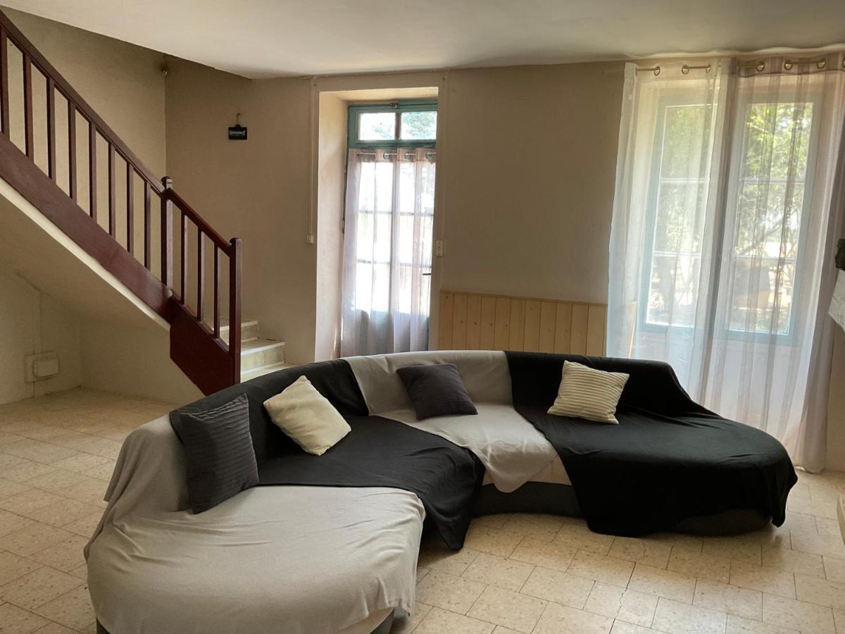 Chambres, Table D'Hotes Et Gites Les Mesanges Saint-Jean-de-Sauves Buitenkant foto